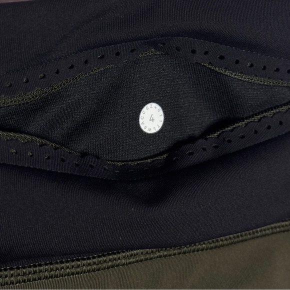 Lululemon | Smooth Stride Crop Leggings | Size 4 | EUC - Picture 7 of 7